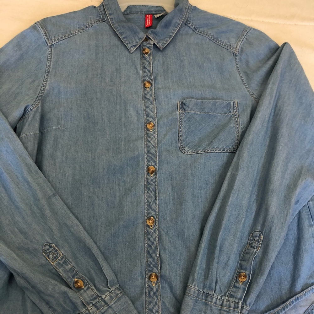 H&M Divided Chambray Button Down Shirt